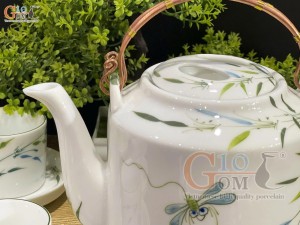 Bộ ấm tích men trắng vẽ chuồn trúc chỉ xanh, dung tích 1.5L