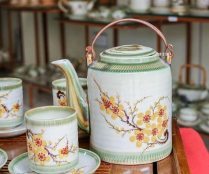 Bộ ấm tích men vuốt vẽ hoa mai vàng 1,5 Lít