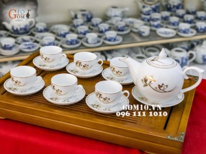 Bộ ấm chén dáng bưởi họa tiết sen vàng kim kẻ  chỉ vàng kim 650ml