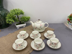 Bộ ấm chén dáng quả hồng men kem vẽ hoa đào phai, 350ml