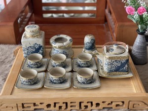 Bộ ấm chén dáng vuông men rạn bọc đồng, họa tiết hoa sen, đầy đủ phụ kiện