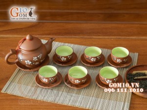 Bộ ấm chén gốm dáng quả hồng vẽ hoa mai trắng 350ml