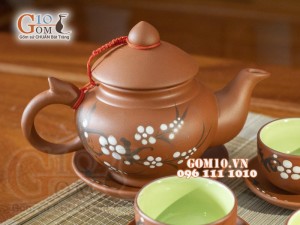 Bộ ấm chén gốm dáng quả hồng vẽ hoa mai trắng 350ml