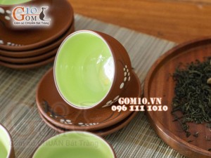 Bộ ấm chén gốm dáng trúc vẽ hoa mai chén lòng xanh 350ml