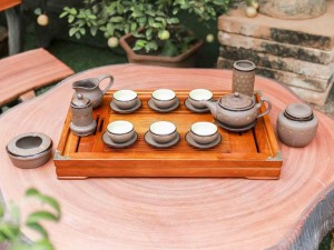 Bộ ấm chén dáng dẹt gốm hồng sa khắc sao vàng, đầy đủ phụ kiện 300ml