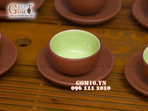 Bộ ấm chén gốm quai ngang đắp hoa sen đỏ, 280ml