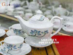 Bộ ấm chén Hoàng Cung Vẽ Sen Xanh Men Trắng 