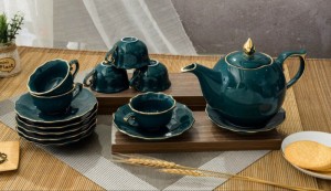 Bộ ấm chén men màu dáng chóp kẻ chỉ vàng kim dung tích 700ml