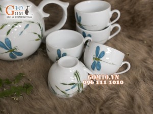 Bộ ấm chén men kem dáng chóp lửa chuồn chuồn trúc