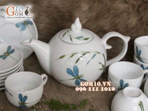 Bộ ấm chén men kem dáng chóp lửa chuồn chuồn trúc