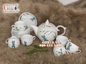 Bộ ấm chén men kem dáng chóp lửa chuồn chuồn trúc