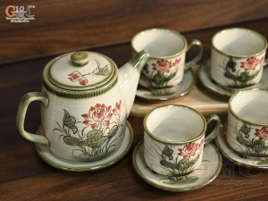 Bộ ấm trà men vuốt vẽ hoa sen đỏ, 750ml