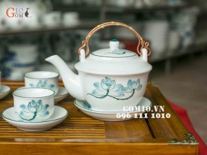 Bộ ấm chén Quai Đồng Vẽ Sen Xanh Men Trắng