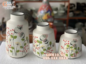Bộ ba lọ hoa men gốm kem vẽ hoa tim, cao 25cm