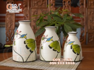 Bộ ba lọ hoa men kem cổ thon vẽ chim hoa, cao 22cm