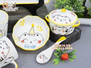 Bộ bát đĩa ăn dặm men trắng vẽ Mèo Ú chỉ vàng, 7 chi tiết