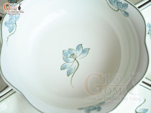 Bộ bát đĩa hoa mặt trời men kem vẽ hoa Sen xanh 55cm