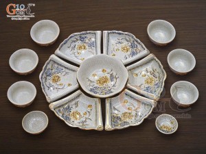 Bộ bát đĩa Hoa Mặt Trời men rạn đắp nổi Sen Cát Tường vẽ vàng 24k, đường kính 50cm