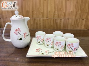 Bộ Bình nước 1.5l men kem vẽ sen hồng liền khay