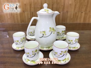 Bộ Bình nước 1,5l men kem vẽ sen vàng