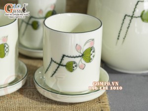 Bộ bình nước men kem vẽ đài Sen, dung tích 1,5L