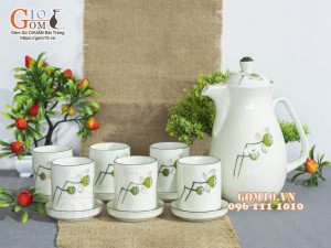 Bộ bình nước men kem vẽ đài Sen, dung tích 1,5L