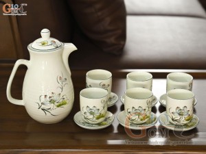 Bộ bình nước men kem vẽ hoa sen màu, 1.5L