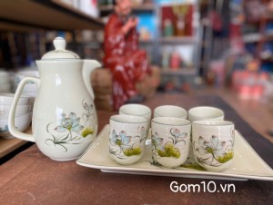 Bộ bình nước men kem vẽ hoa sen màu khay chữ nhật, 1.5L