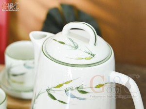 Bộ bình nước men kem vẽ hoa Trúc Chuồn, 1 Lít