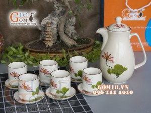 Bộ bình nước men kem vẽ Sen đỏ chỉ nâu, Dung tích 1,5L