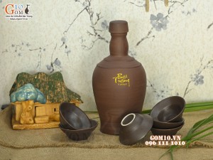 Bộ bình rượu gốm Bát Tràng dáng chai, 0,8L