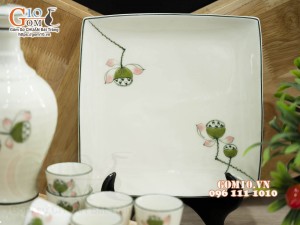 Bộ bình rượu men kem vẽ đài Sen, 700ml