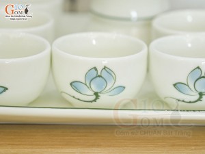 Bộ bình rượu men kem vẽ Sen xanh, 700ml