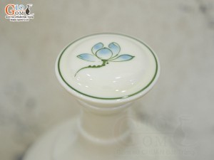 Bộ bình rượu men kem vẽ Sen xanh, 700ml