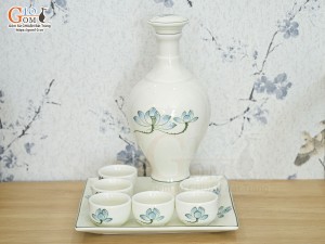 Bộ bình rượu men kem vẽ Sen xanh, 700ml
