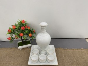 Bộ bình rượu men trắng kẻ chỉ vàng kim, 700ml