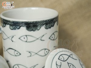 Bộ cốc sứ lọc trà men bóng vẽ cá, 300ml