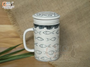 Bộ cốc sứ lọc trà men bóng vẽ cá, 300ml