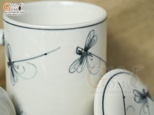 Bộ cốc sứ lọc trà men bóng vẽ chuồn kim, 300ml