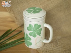 Bộ cốc sứ lọc trà men bóng vẽ cỏ bốn lá, 300ml