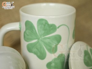 Bộ cốc sứ lọc trà men bóng vẽ cỏ bốn lá, 300ml