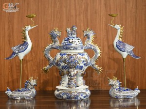 Bộ đỉnh hạc men lam cao cấp vẽ vàng ,  đỉnh cao 47cm cả chân kê