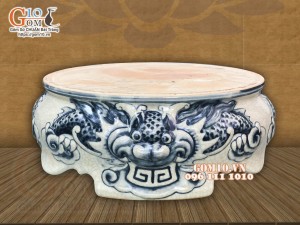 Chân kê đỉnh hạc men rạn cổ đắp nổi