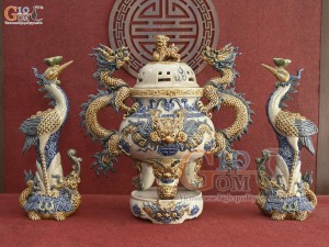 Bộ đỉnh hạc men rạn đắp nổi, cao 37cm (Chân Kê Sứ)