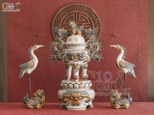 Bộ đỉnh hạc men rạn đắp nổi Rồng Như Ý, cao 70cm cả chân kê