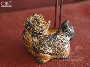 Bộ đỉnh hạc men rạn đắp nổi Rồng Như Ý, cao 70cm cả chân kê