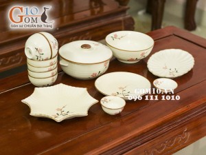 Bộ đồ ăn men kem vẽ hoa Đào phai, 13 chi tiết