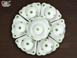 Bộ đồ ăn hoa mặt trời men lam cổ vẽ cỏ ba lá, đường kính 45cm