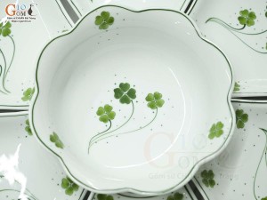 Bộ đồ ăn hoa mặt trời men lam cổ vẽ cỏ ba lá, đường kính 45cm