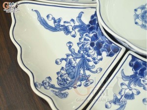 Bộ đồ ăn hoa mặt trời men lam cổ vẽ hoa Sen dây, đường kính 45cm